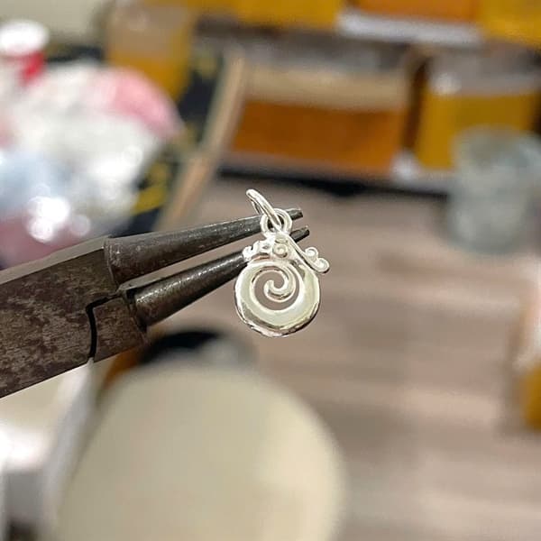 Móc treo hình chú rồng cuộn tròn - CB1595