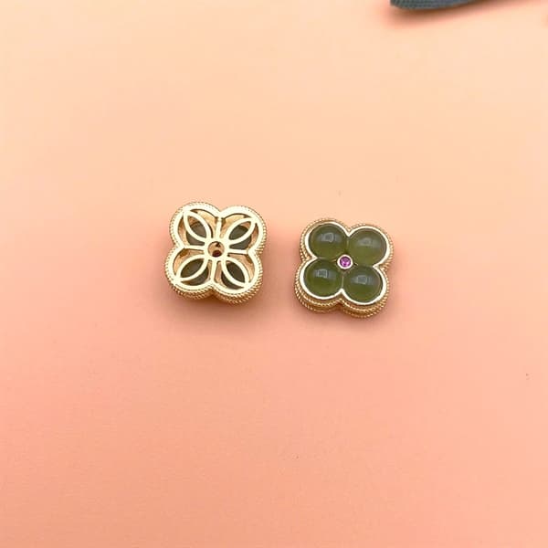 Charm cỏ 4 lá ngọc bích CM010